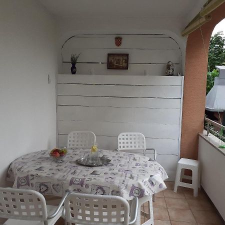 Apartment Conty On The Ground Floor Malinska Bagian luar foto