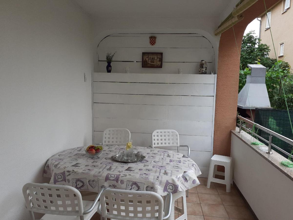Apartment Conty On The Ground Floor Malinska Bagian luar foto