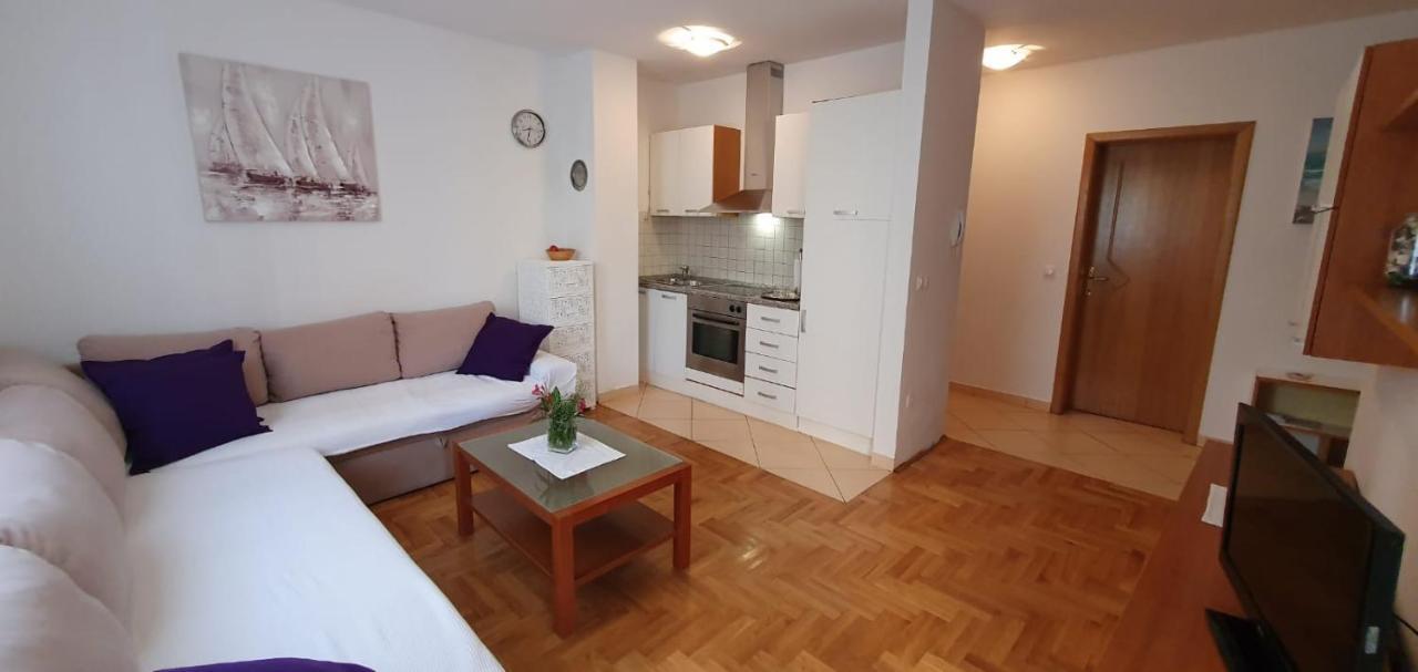 Apartment Conty On The Ground Floor Malinska Bagian luar foto