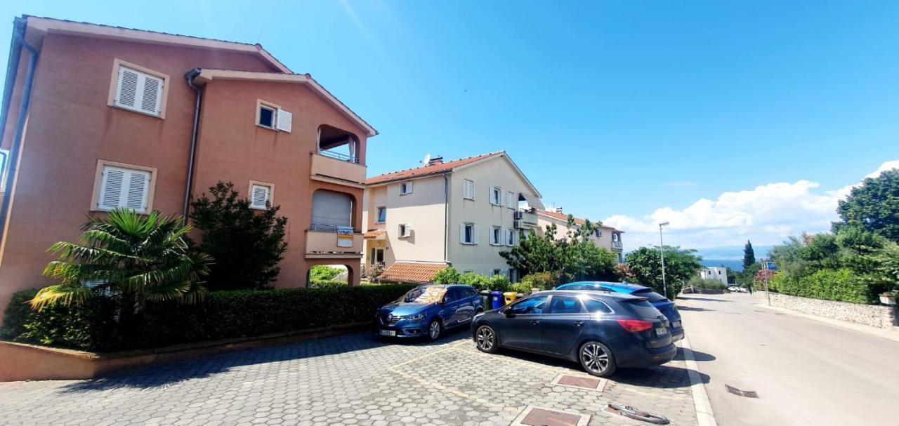 Apartment Conty On The Ground Floor Malinska Bagian luar foto